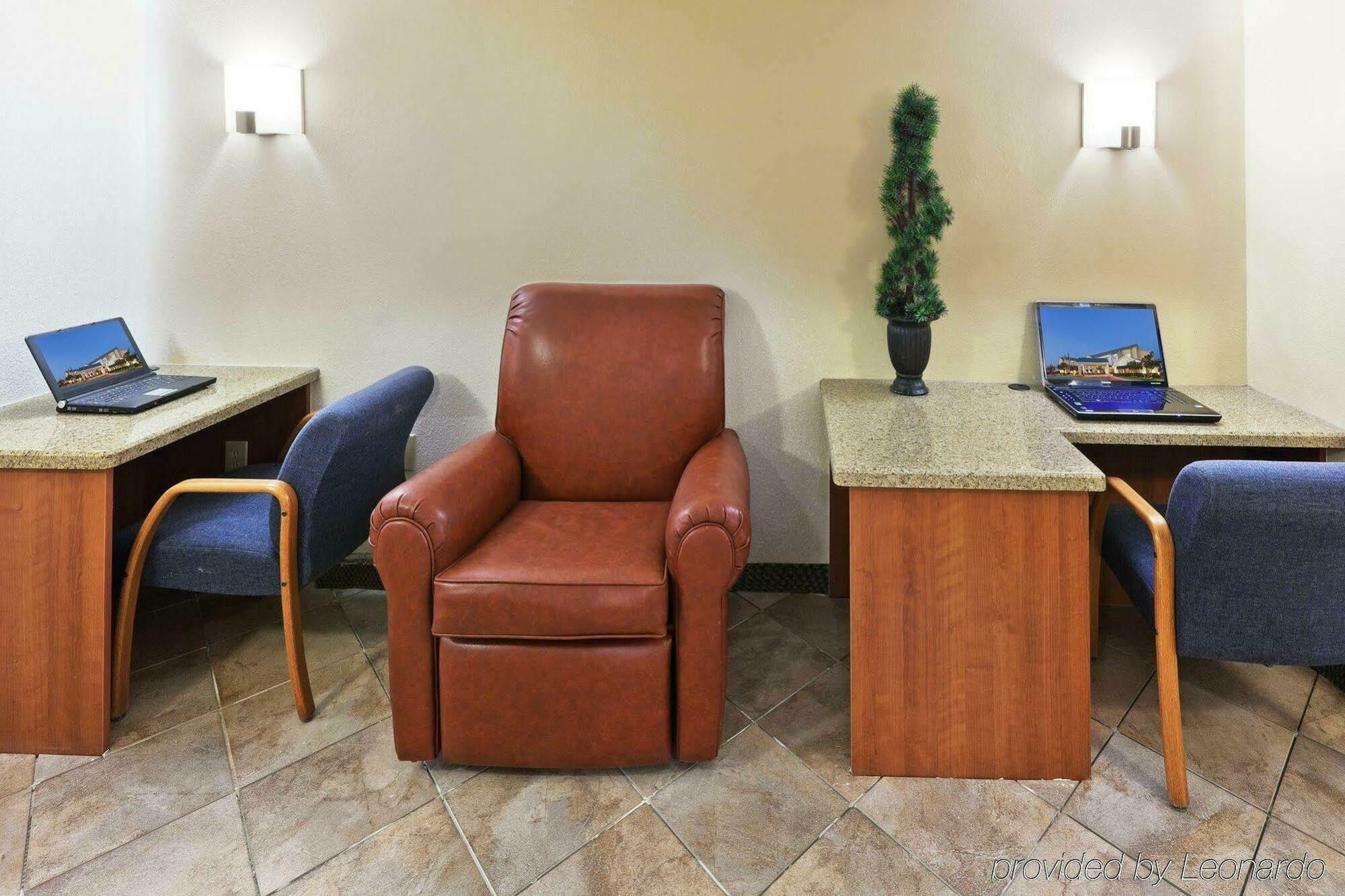 Candlewood Suites Dallas Market Center-Love Field, An Ihg Hotel Facilities photo