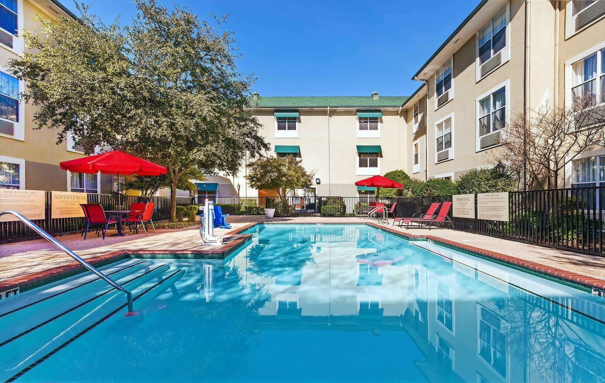 Candlewood Suites Dallas Market Center-Love Field, An Ihg Hotel Exterior photo